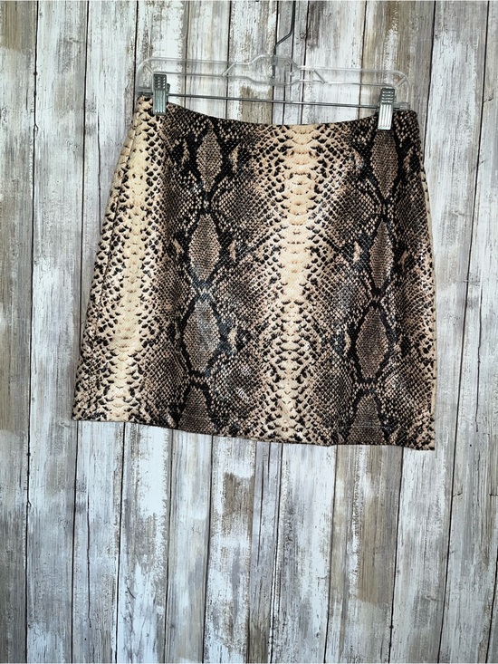 entro Dresses & Skirts - Entro Snake Print Mini Skirt Size Medium Neutral Python Print Boutique